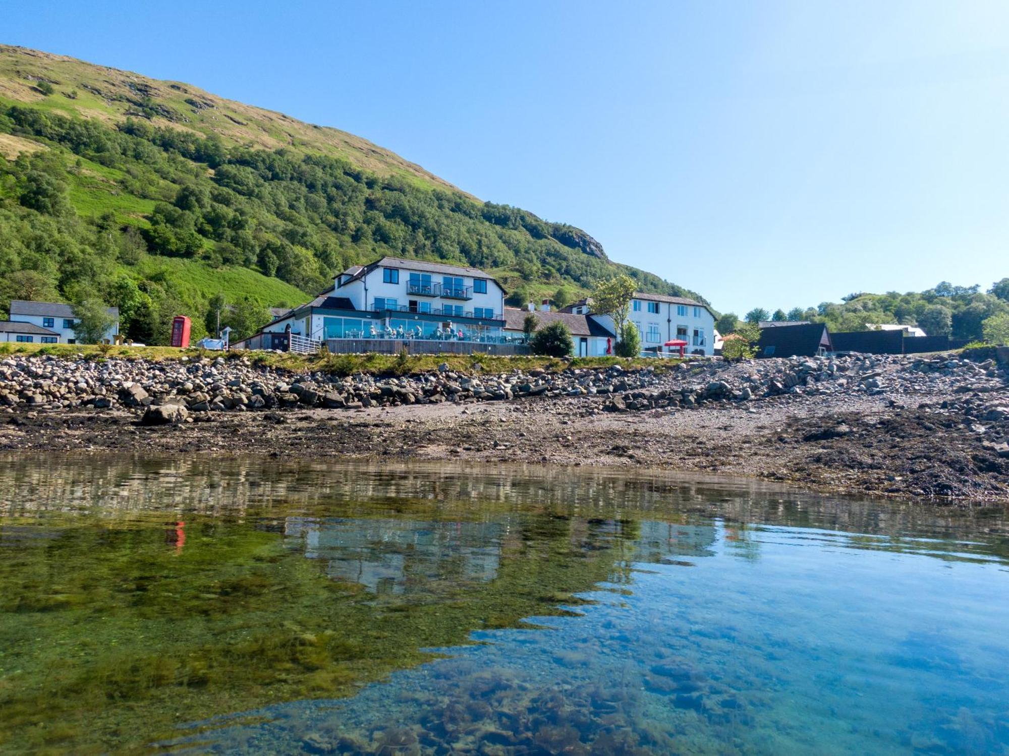 Holly Tree Hotel, Swimming Pool & Hot Tub Hotel 3*