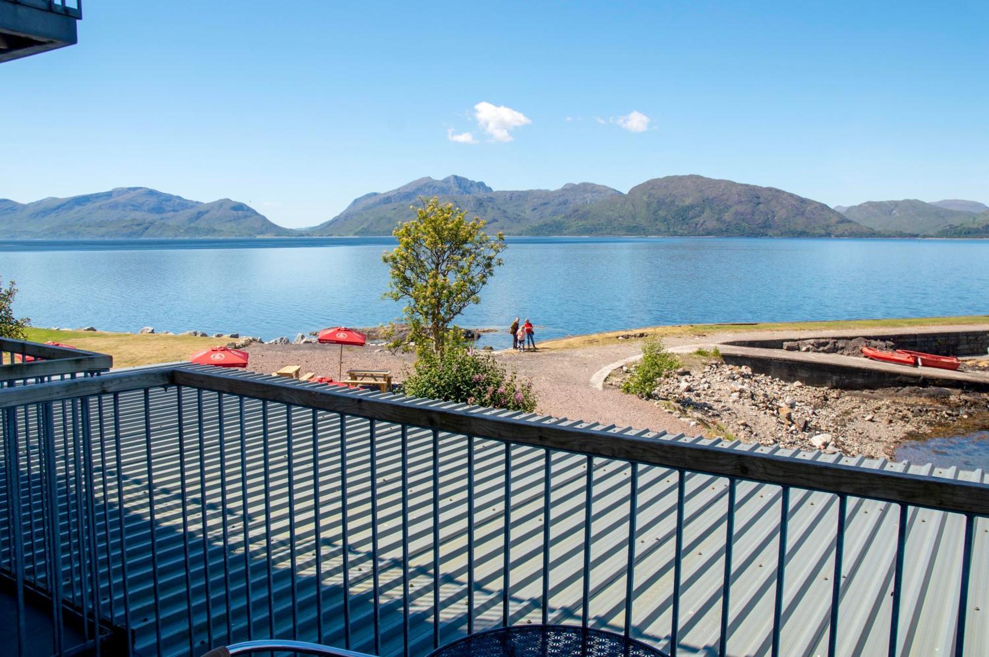 Holly Tree Hotel, Swimming Pool & Hot Tub Hotel