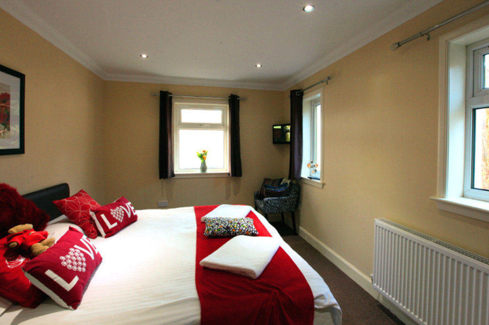 Holly Tree Hotel, Swimming Pool & Hot Tub 3*