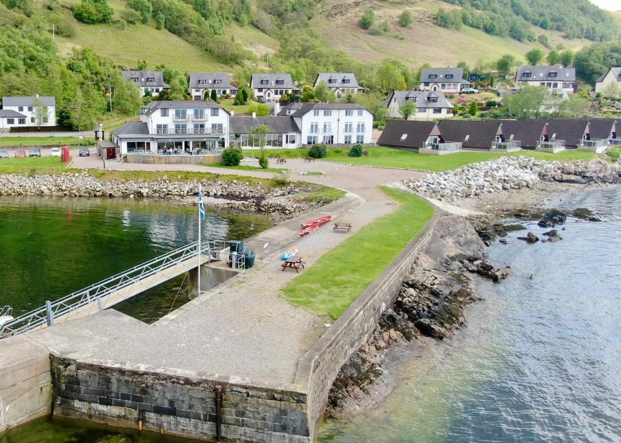 Hotel Holly Tree Hotel, Swimming Pool & Hot Tub 3*